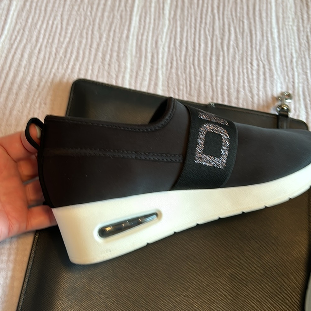 Donna Karan women’s size 7 1/2 black nylon ish comfy wedge sneakers/ tennis. - Picture 5 of 7
